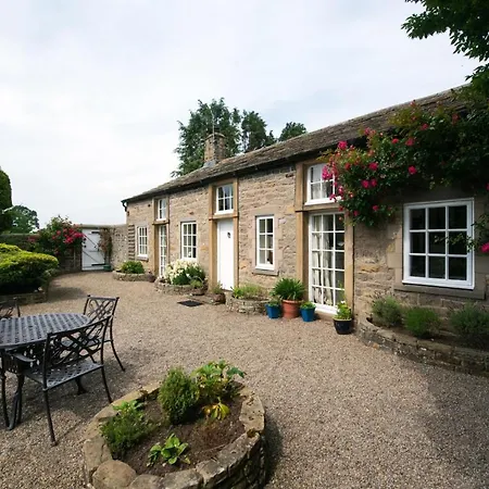 Mill Race At Broughton Sanctuary * 斯基普顿