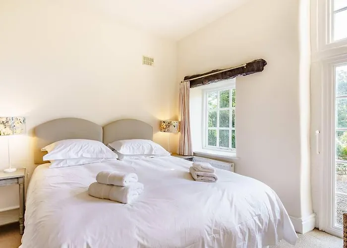 Mill Race At Broughton Sanctuary 斯基普顿