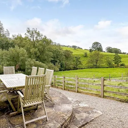 Mill Race At Broughton Sanctuary Holiday home Skipton